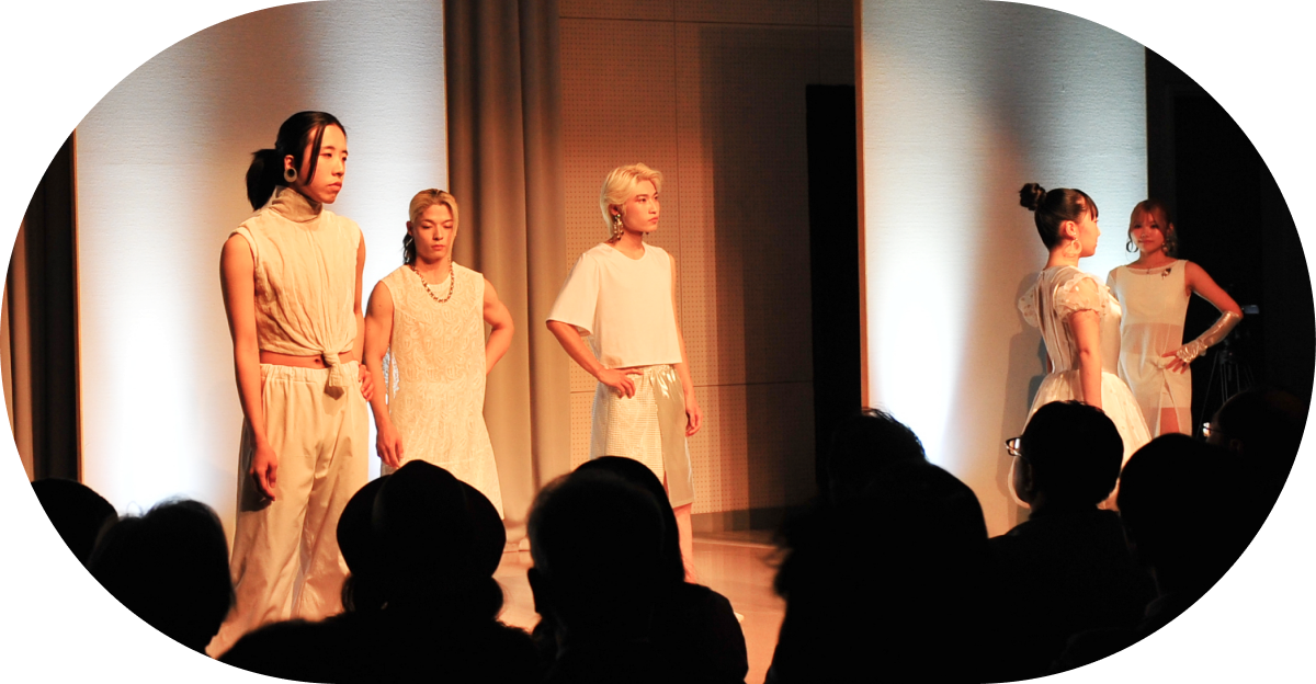 福井文化服装学院ファッションショーの様子